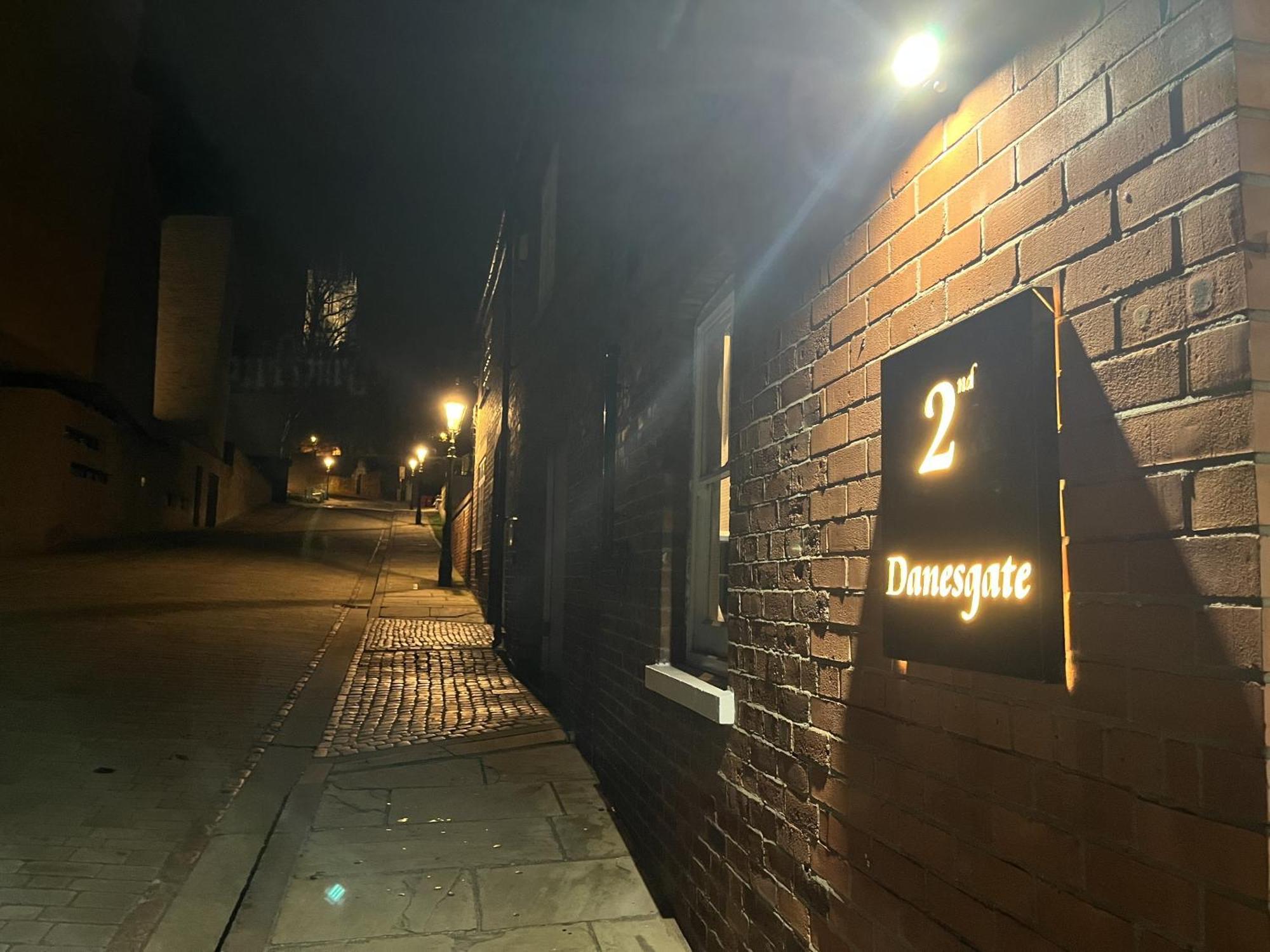 2 Danesgate Bed & Breakfast Линкълн Екстериор снимка